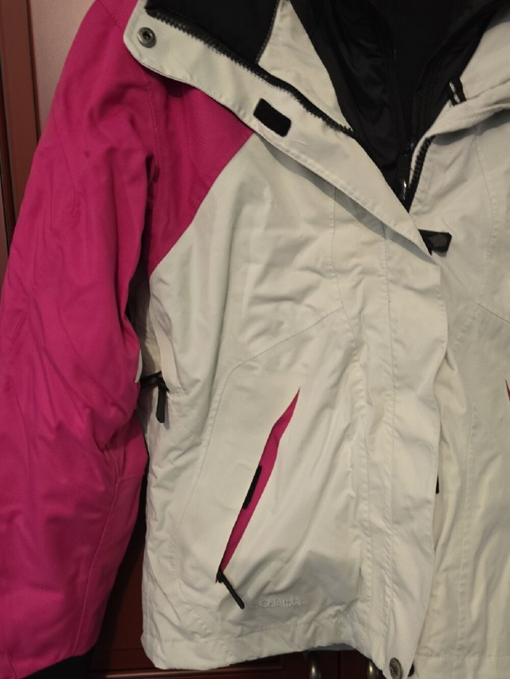 Columbia Women's White and Pink Ski Jacket - Picture 4 of 12